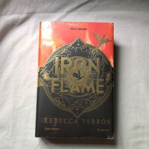 Special French edition of Iron Flame by Rebecca Yarros